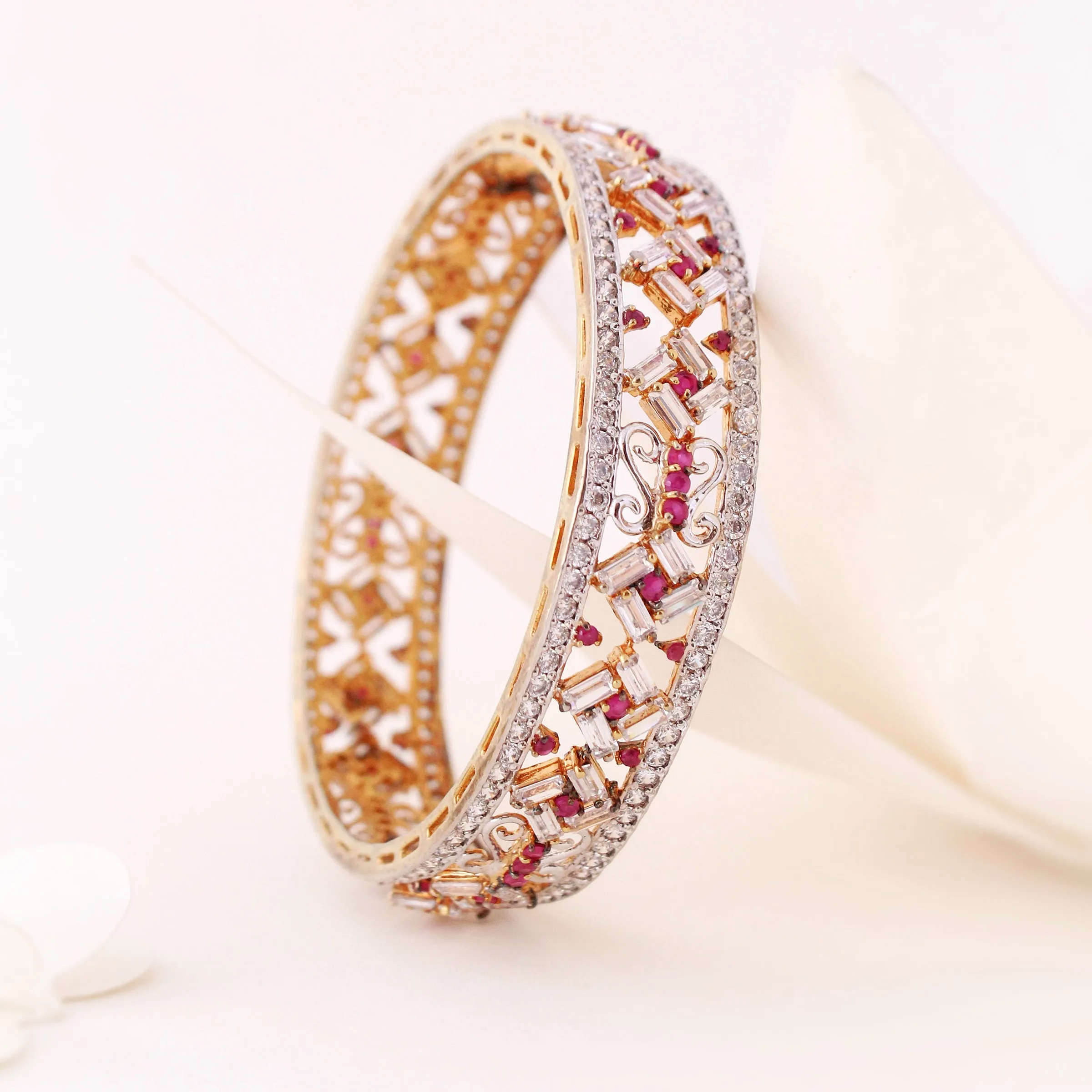Bangle in Chetum and Zircons