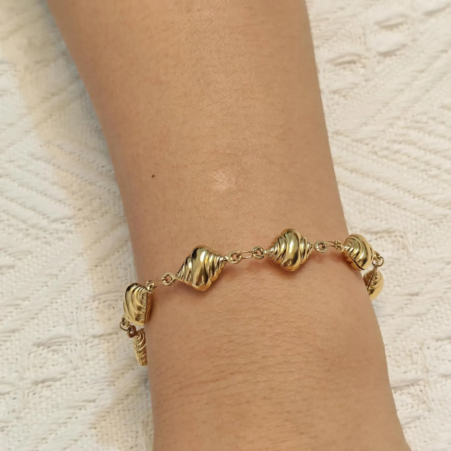 Gold Non Tarnish Shell Bracelets for Women Boho Adjustable Starfish Link Chain Bracelet Summer Beach Fashion Jewelry Gift