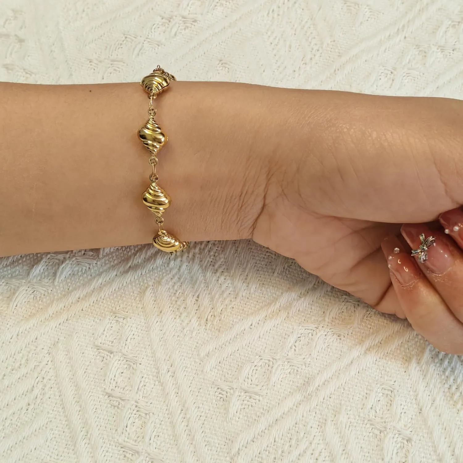 Gold Non Tarnish Shell Bracelets for Women Boho Adjustable Starfish Link Chain Bracelet Summer Beach Fashion Jewelry Gift