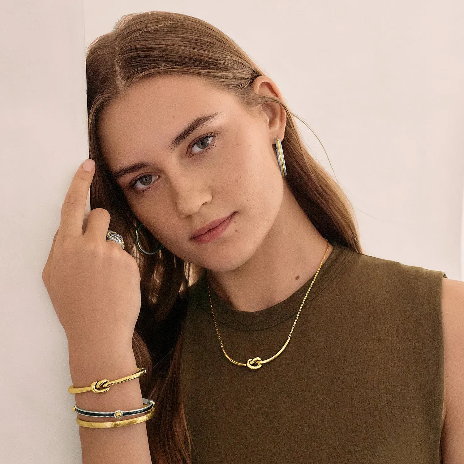 Interlok Single Knot Hinged Bangle